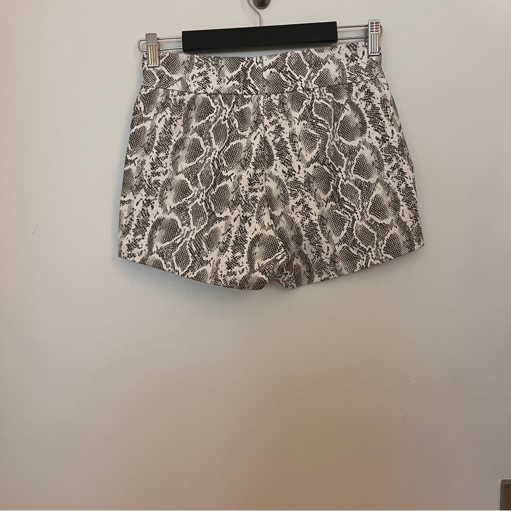 Commando Faux Leather Animal Print Jet Set Shorts - Picture 4 of 4